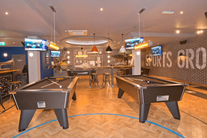 Best Sports Bars in Islington - The Roundabout Old Street