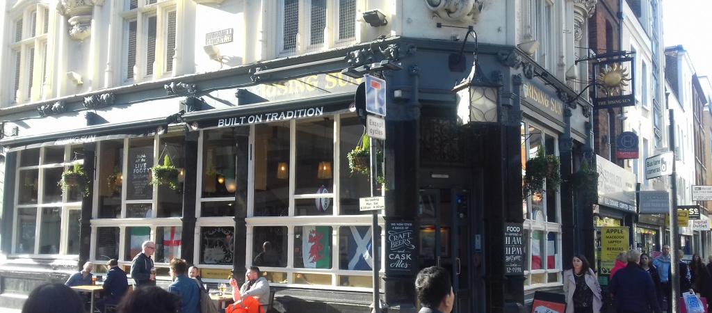Best Sports Bars in London - Rising Sun