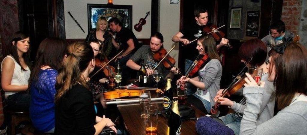 Best Sports Bars in Aberdeen - Malones Aberdeen