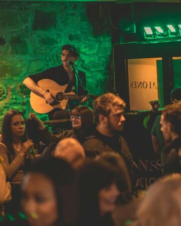 Best Sports Bars in Aberdeen - Malones Aberdeen