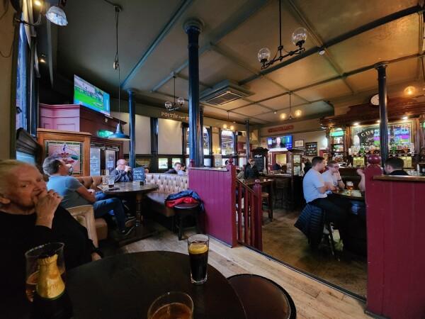 Best Sports Bars in London - The Twelve Pins