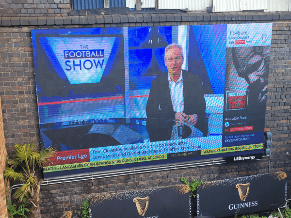 Best Sports Bars in Birmingham - Hennesseys