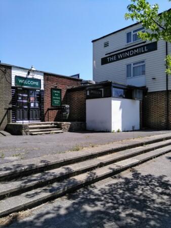 Best Sports Bars in Crawley - The Windmill