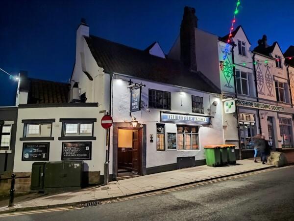 Best Sports Bars in Whitby - The Little Angel