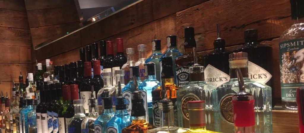 Best Sports Bars in London - Maple Leaf