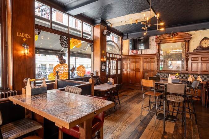 Best Sports Bars in London - Marlborough Arms