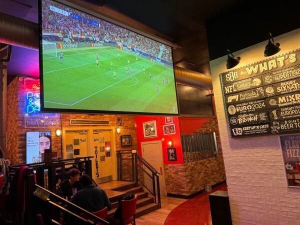 Best Sports Bars in Islington - Sports Bar & Grill Farringdon