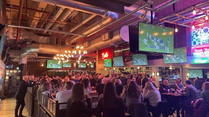 Best Sports Bars in Tower Hamlets - Sports Bar & Grill Canary Wharf