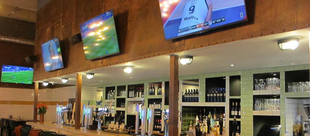 Best Sports Bars in Tower Hamlets - Sports Bar & Grill Canary Wharf