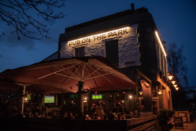Best Sports Bars in London - Pub on the Park