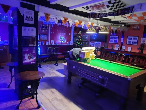 Best Sports Bars in Luton - Wheelwrights Arms