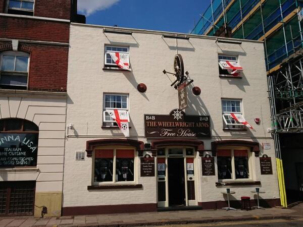 Best Sports Bars in Luton - Wheelwrights Arms