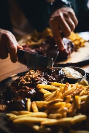 Best Sports Bars in Paris - The Bowler