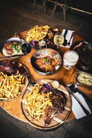 Best Sports Bars in Paris - The Bowler