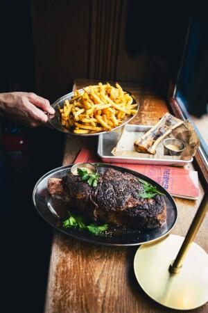 Best Sports Bars in Paris - The Bowler