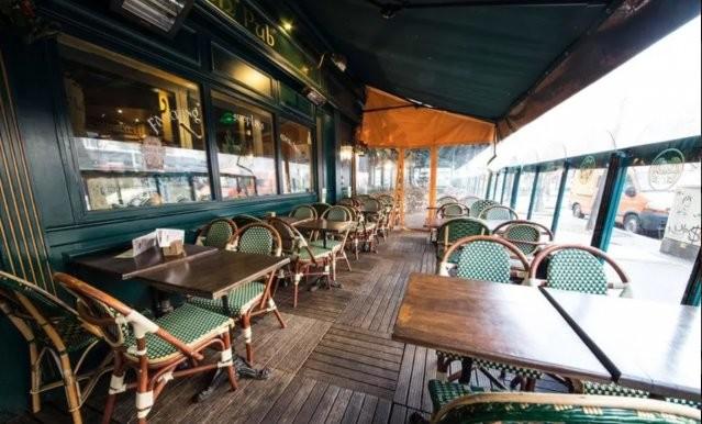 Best Sports Bars in Paris - Corcoran's Clichy