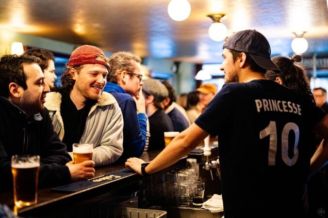 Best Sports Bars in Paris - Eden Park Pub
