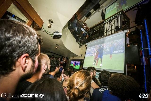 Best Sports Bars in Paris - O'Sullivans Grands Boulevards