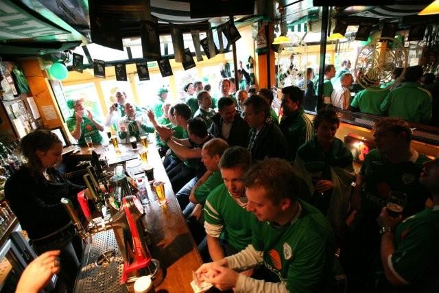 Best Sports Bars in Paris - The Harp Bar
