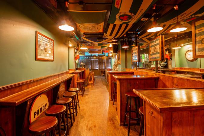 Best Sports Bars in Paris - The Harp Bar