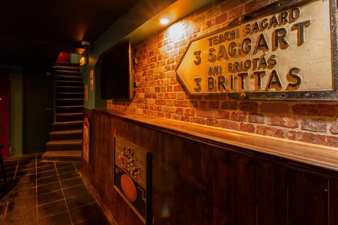 Best Sports Bars in Paris - The Harp Bar