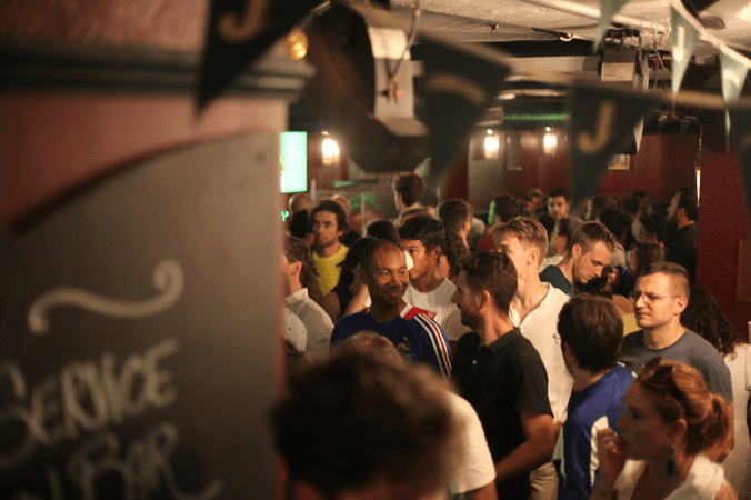 Best Sports Bars in Paris - The Financier