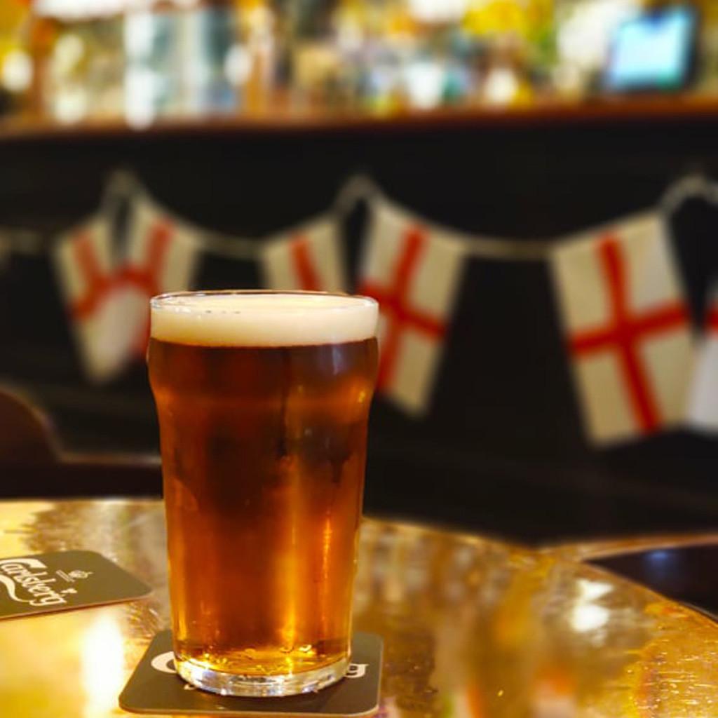 Best Sports Bars in Bordeaux - The Houses of Parliament