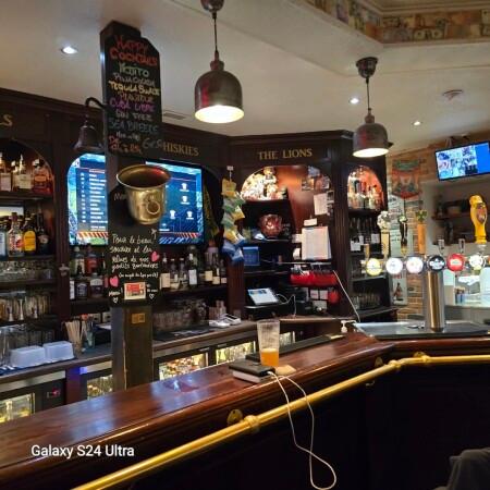 Best Sports Bars in Paris - The Lions