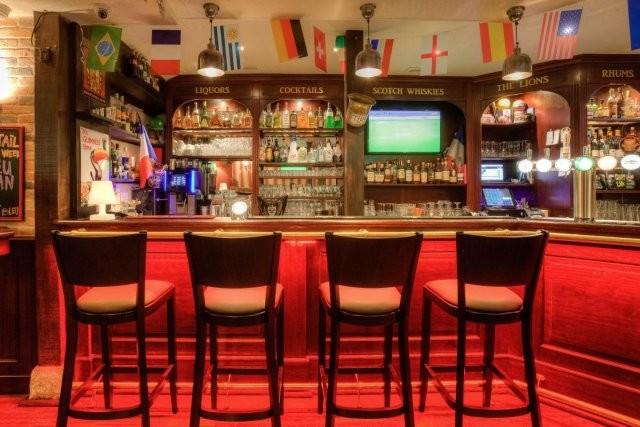 Best Sports Bars in Paris - The Lions