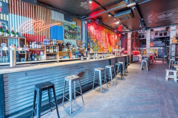 Best Sports Bars in Lille - Café Oz Lille