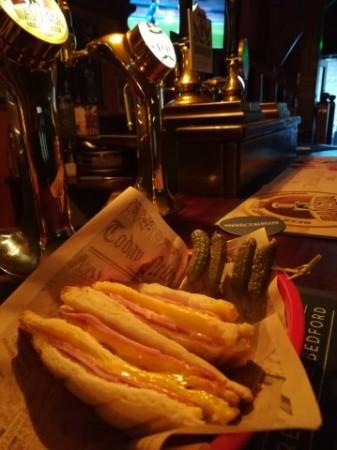 Best Sports Bars in Toulouse - The Tower of London