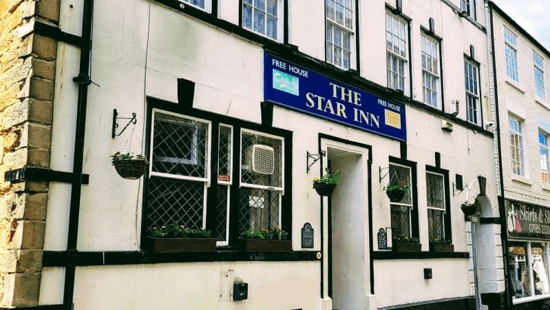 Best Sports Bars in Whitby - The Star Inn
