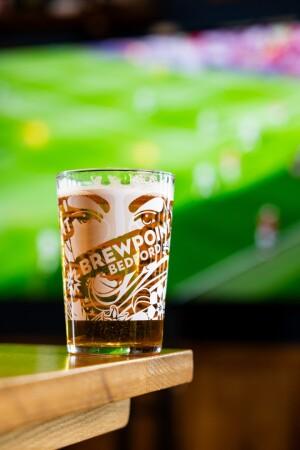 Best Sports Bars in Bordeaux - The Sherlock Holmes