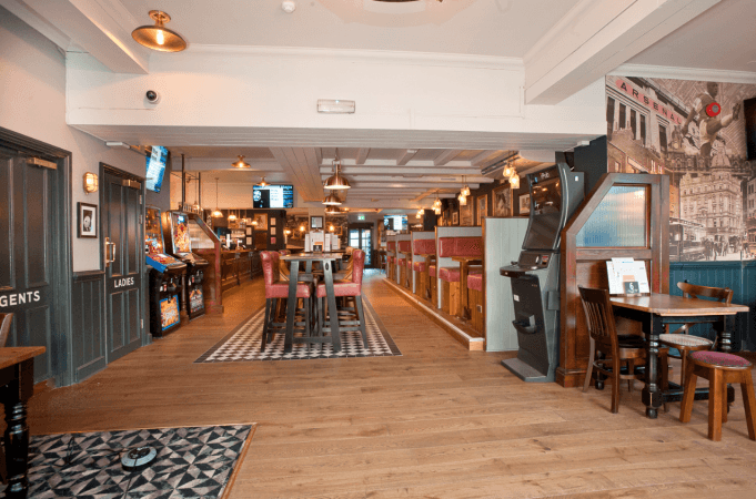 Best Sports Bars in Islington - Famous Cock Tavern