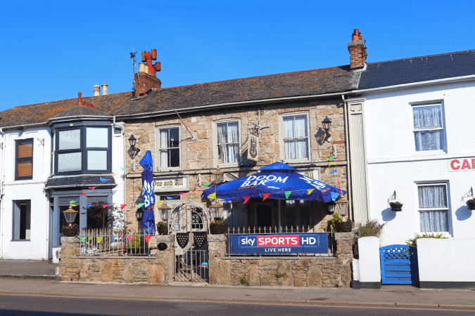 Best Sports Bars in Penzance - One & All