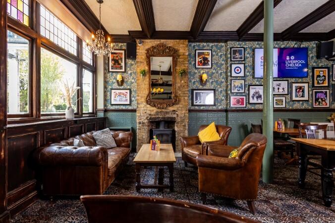 Best Sports Bars in Enfield - Jolly Butchers