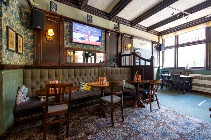 Best Sports Bars in Enfield - Jolly Butchers