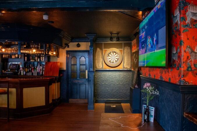 Best Sports Bars in Barnet - Lord Kitchener