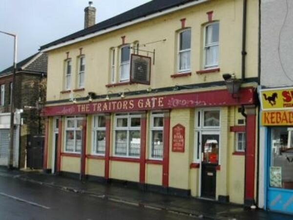 Best Sports Bars in Grays - Traitors' Gate