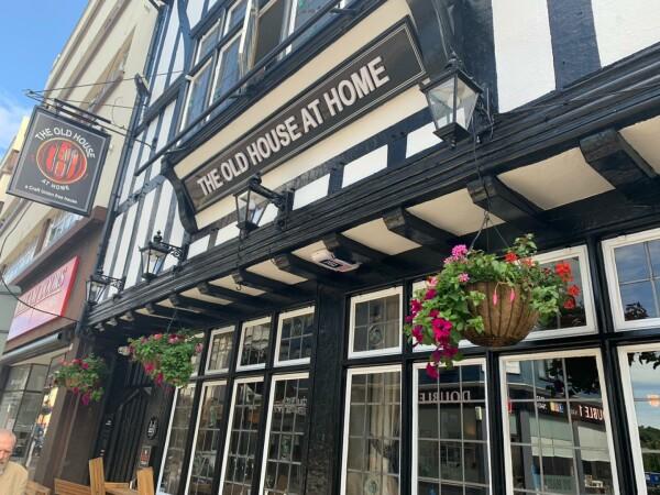 Best Sports Bars in Maidstone - Old House at Home