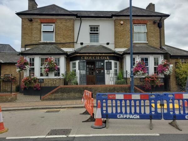 Best Sports Bars in Addlestone - Crouch Oak