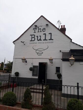 Best Sports Bars in Brentwood - Bull Brentwood