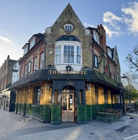 Best Sports Bars in Bromley - Railway Tavern Bromley
