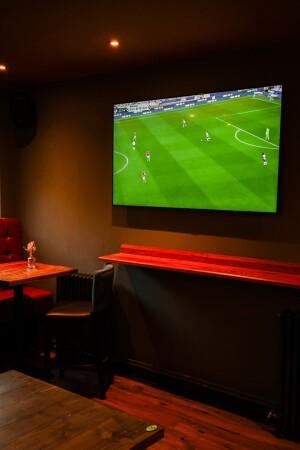 Best Sports Bars in Bristol - The Royal Oak