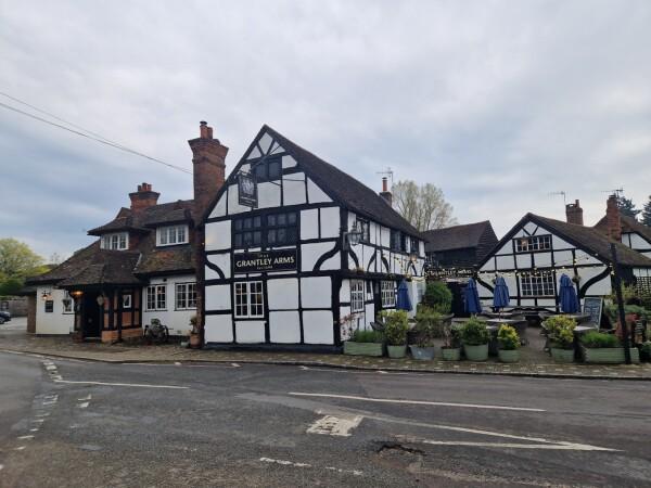 Best Sports Bars in Guildford - Grantley Arms