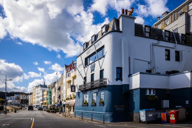 Best Sports Bars in Guernsey - Ship & Crown