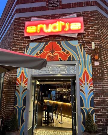 Best Sports Bars in Swindon - Rudi's