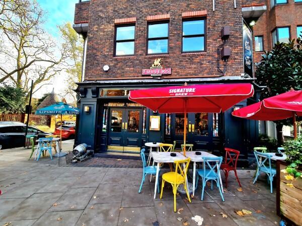 Best Sports Bars in London - Latymers Hammersmith
