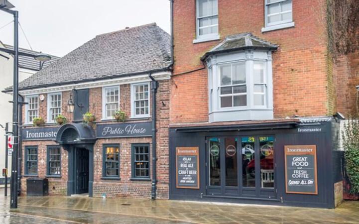 Best Sports Bars in Fareham - The Ironmaster