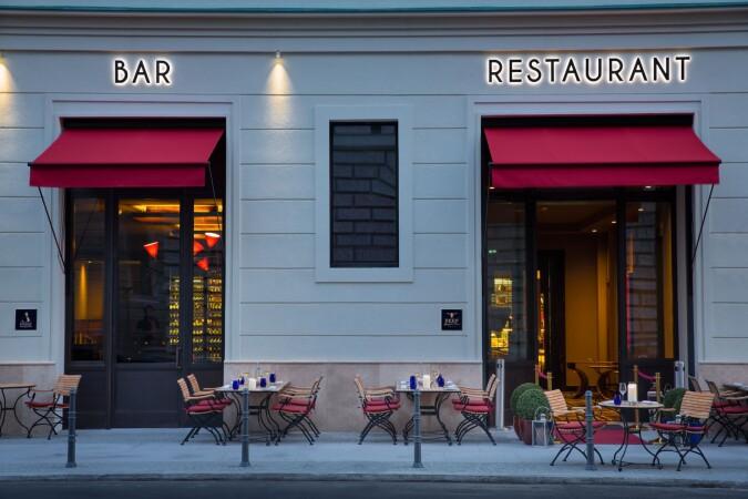 Best Sports Bars in Berlin - Schinkel Bar im TITANIC Gendarmenmarkt Berlin